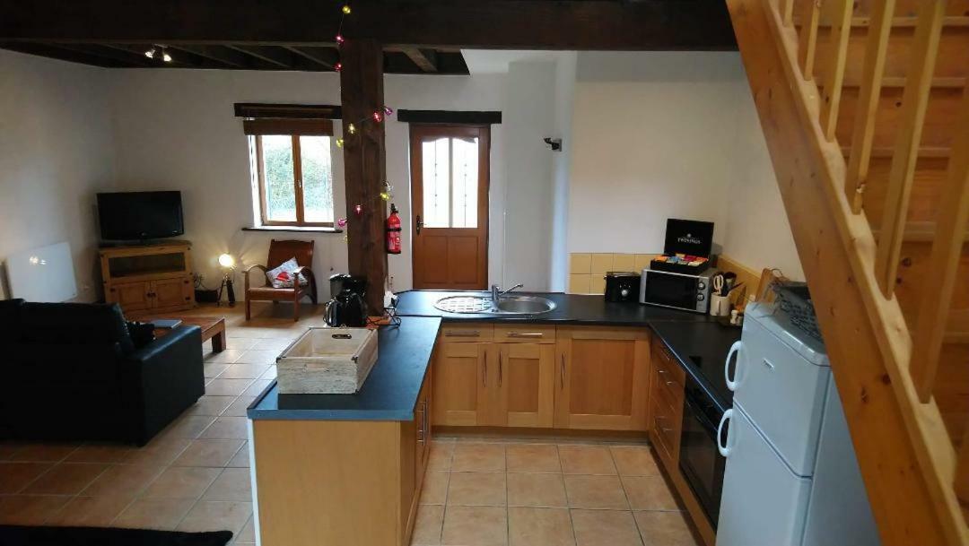Gite Du Sorbier Le Chalard Exterior photo
