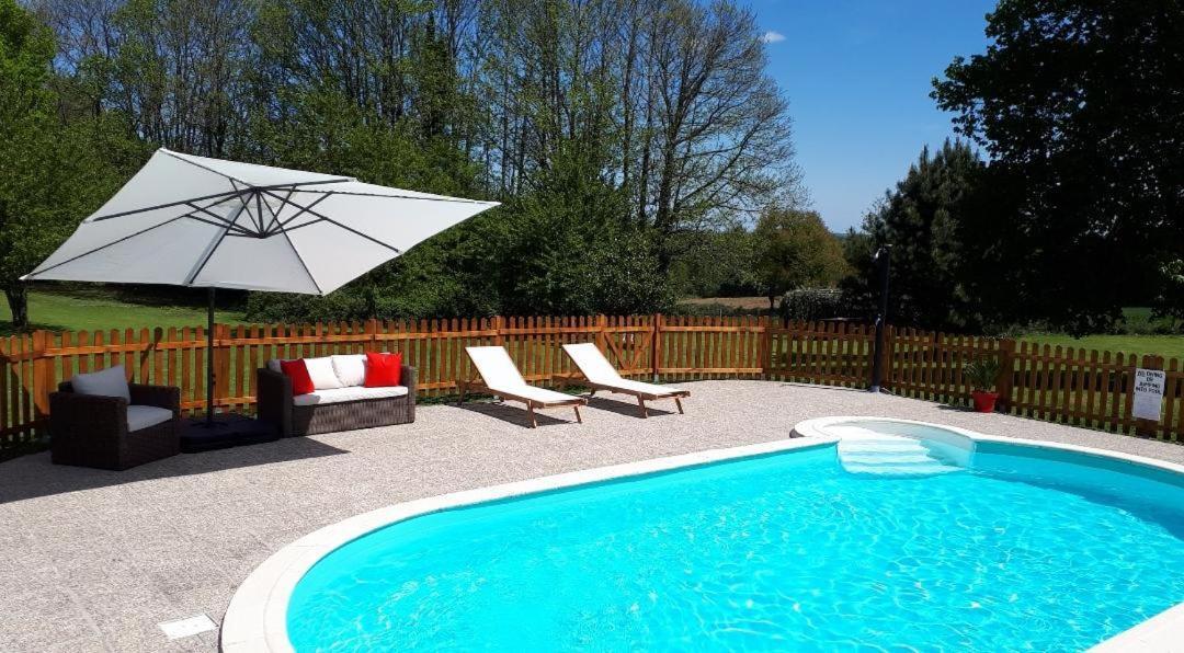 Gite Du Sorbier Le Chalard Exterior photo