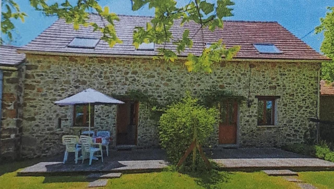 Gite Du Sorbier Le Chalard Exterior photo