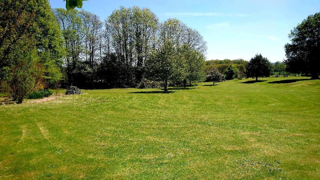 Gite Du Sorbier Le Chalard Exterior photo